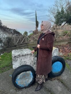 Alternative view of Angora Kapüşonlu Kaban (Bronş Hediyesi)