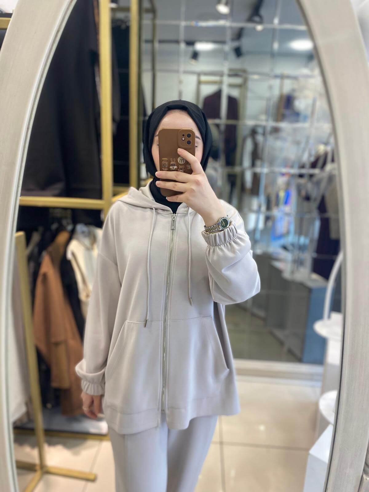 Bombeli Konik Pantolonlu Takım
