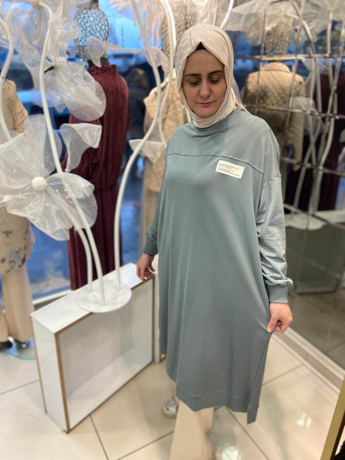 Kesik Detaylı Oversize Sweat - Görsel 3