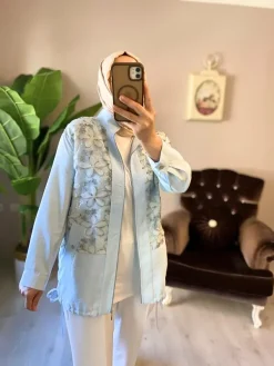 Bebe Mavisi Çiçek İşlemeli Fermuarlı Kap