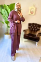 Tesettür giyime uygun pantolonlu tunik takım modeli.